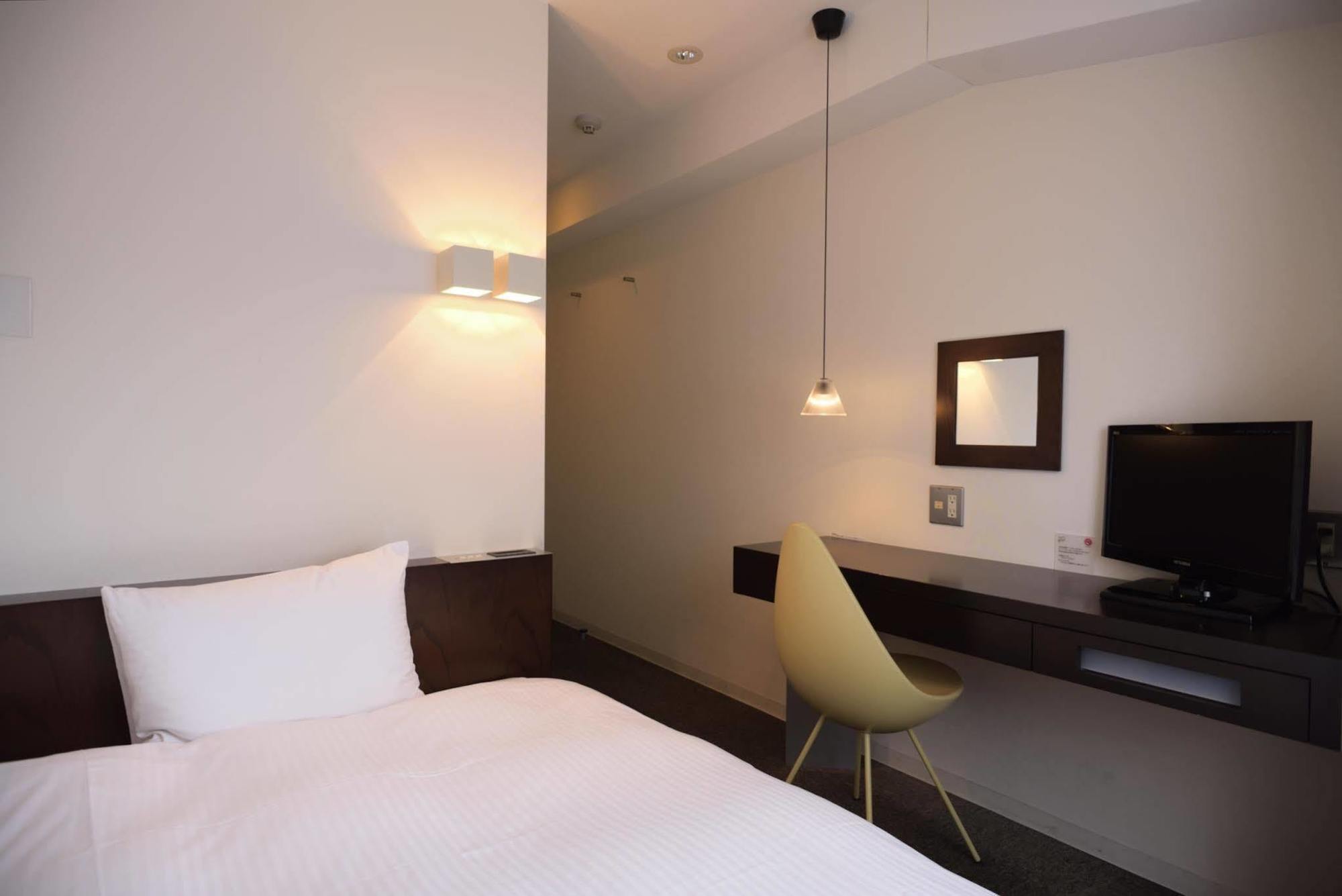 7 Days Hotel Plus Коті Екстер'єр фото